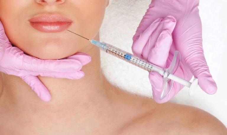 wstrzykiwanie substancji do&nbsp;ust